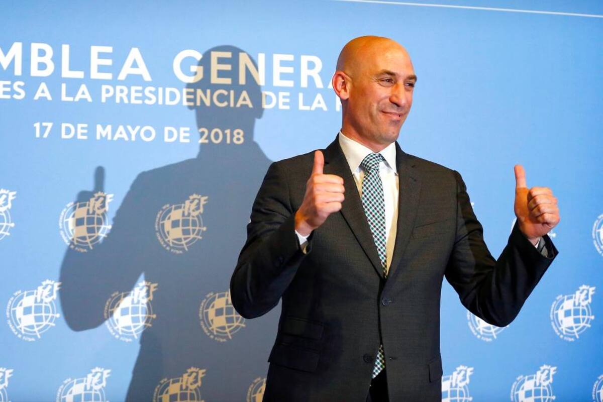 Dimisión inminente de Luis Rubiales por polémico beso