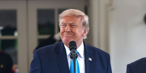 Donald Trump amenaza a Irán con un “golpe muy duro” si fracasan las negociaciones