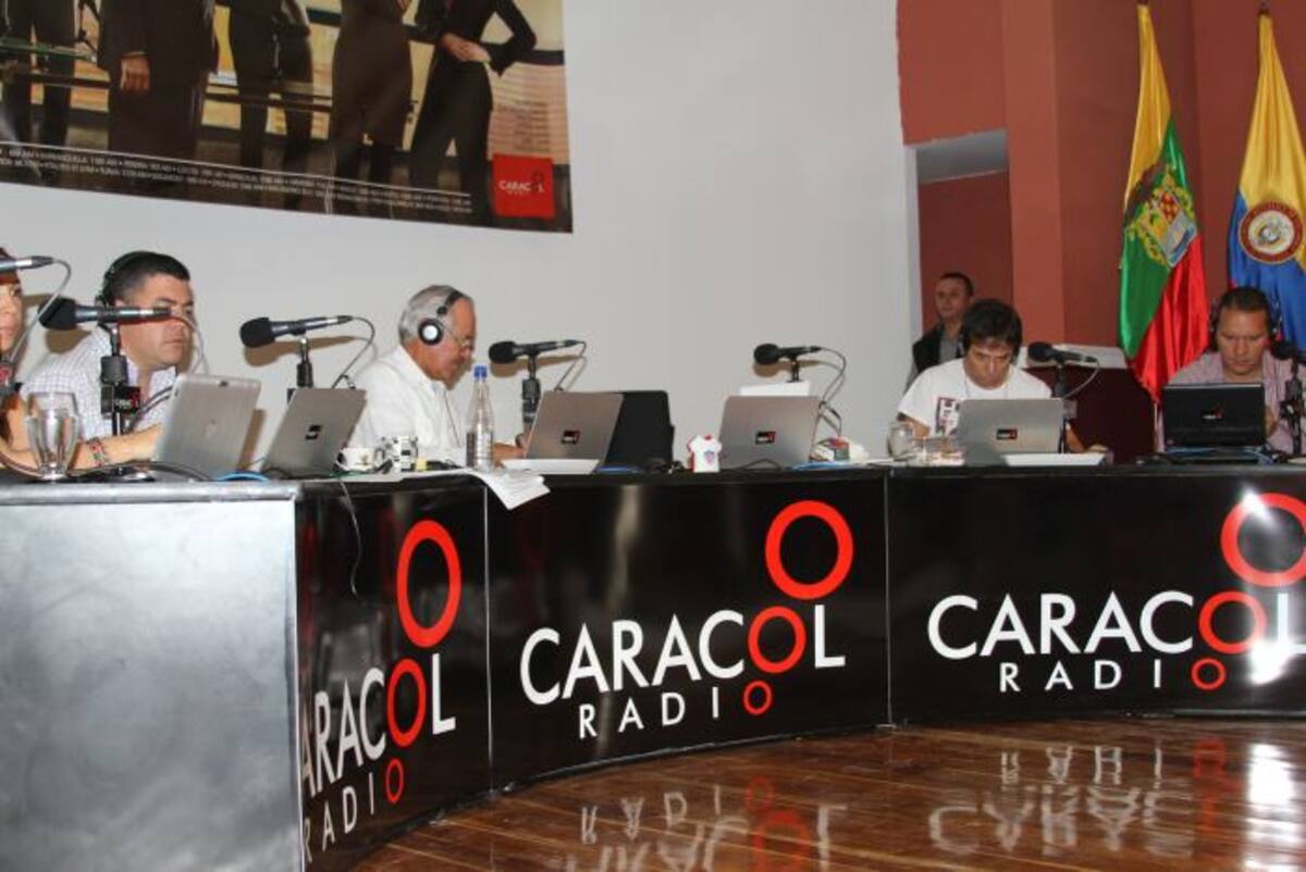 Carcol Radio realizó su transmisión con todo su equipo en el Paraninfo de la Universidad de Cartagena. Victor Hugo Mora Mendoza