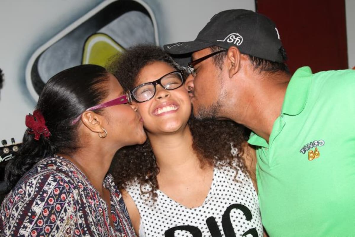 Marcela Zárate y Carlos Rosales, sus padres y cómplices en su sueño vivo. KAILLINE GIRALDO