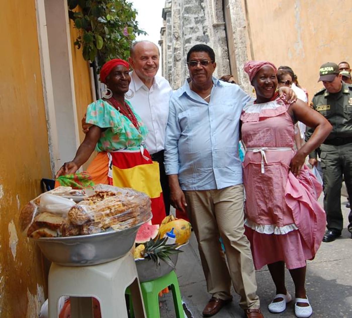 El alcalde de Cartagena, Campo Elías Terán, y su similar de Estambul (Turquía), Kadir Topba?, recorrieron las calles del Centro Histórico y visitaron atractivos turísticos como el Castillo San Felipe de Barajas y el Cerro de La Popa. CORTESÍA VÍCTOR MARRUGO - PRENSA ALCALDÍA DE CARTAGENA