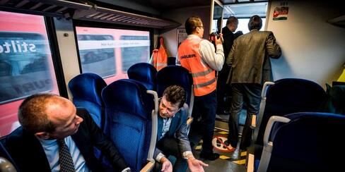 Políticos franceses viajarán en tren y no en avión para dar ejemplo