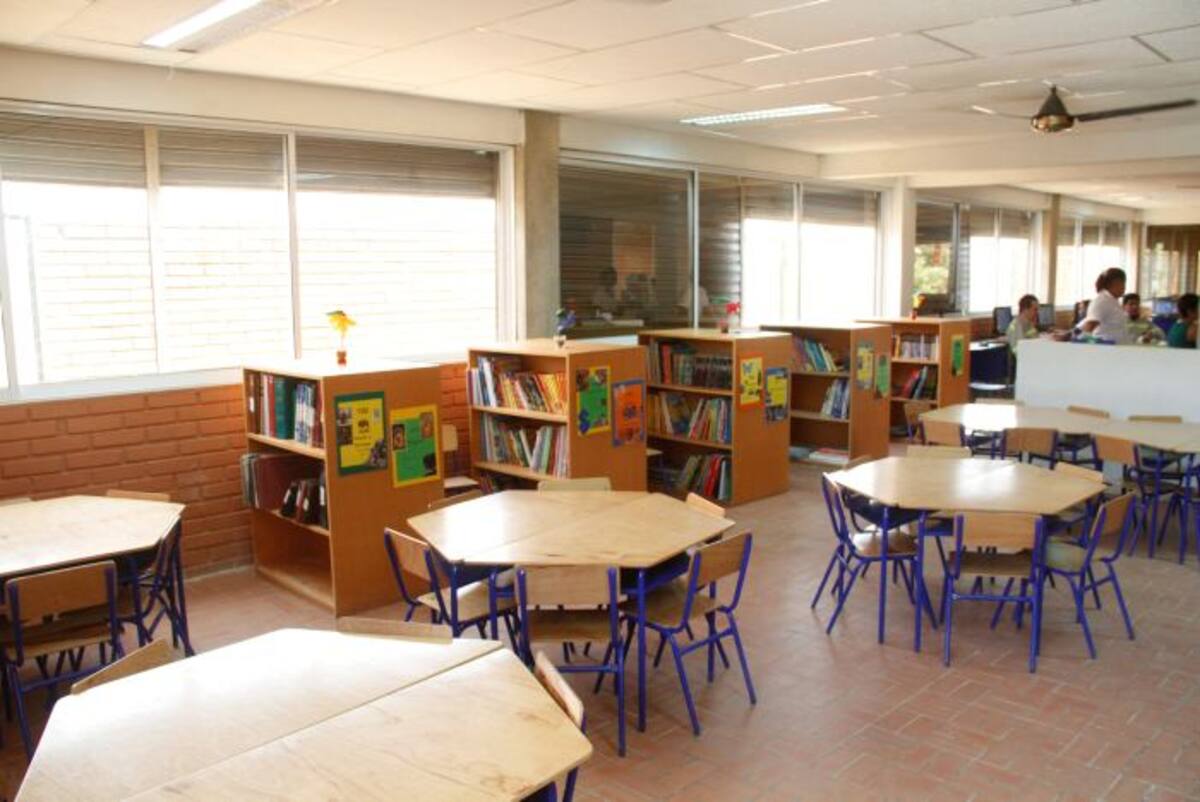 Unos 1200 niños de instituciones educativas de Nelson Mandela son atendidos por turnos en la Biblioteca Comunitaria Hermana Elfride. Oscar Díaz Acosta