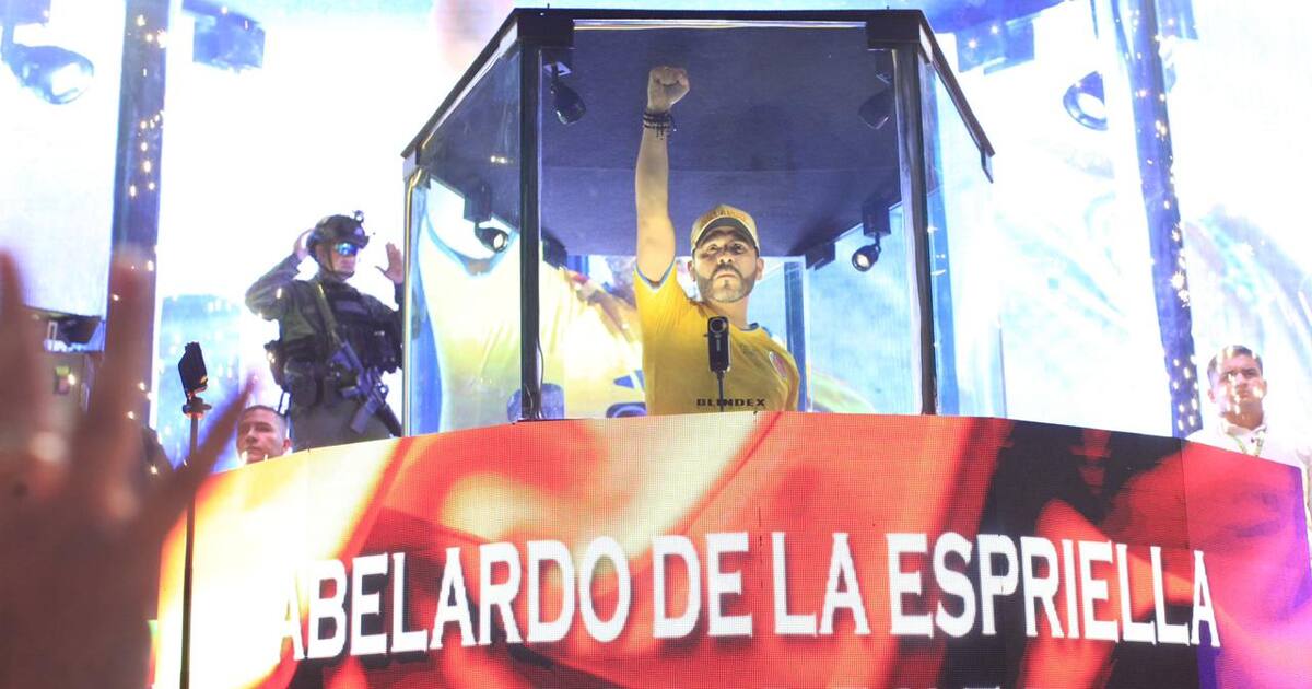 Abelardo De la Espriella defiende su elegibilidad ante polémica por triple nacionalidad