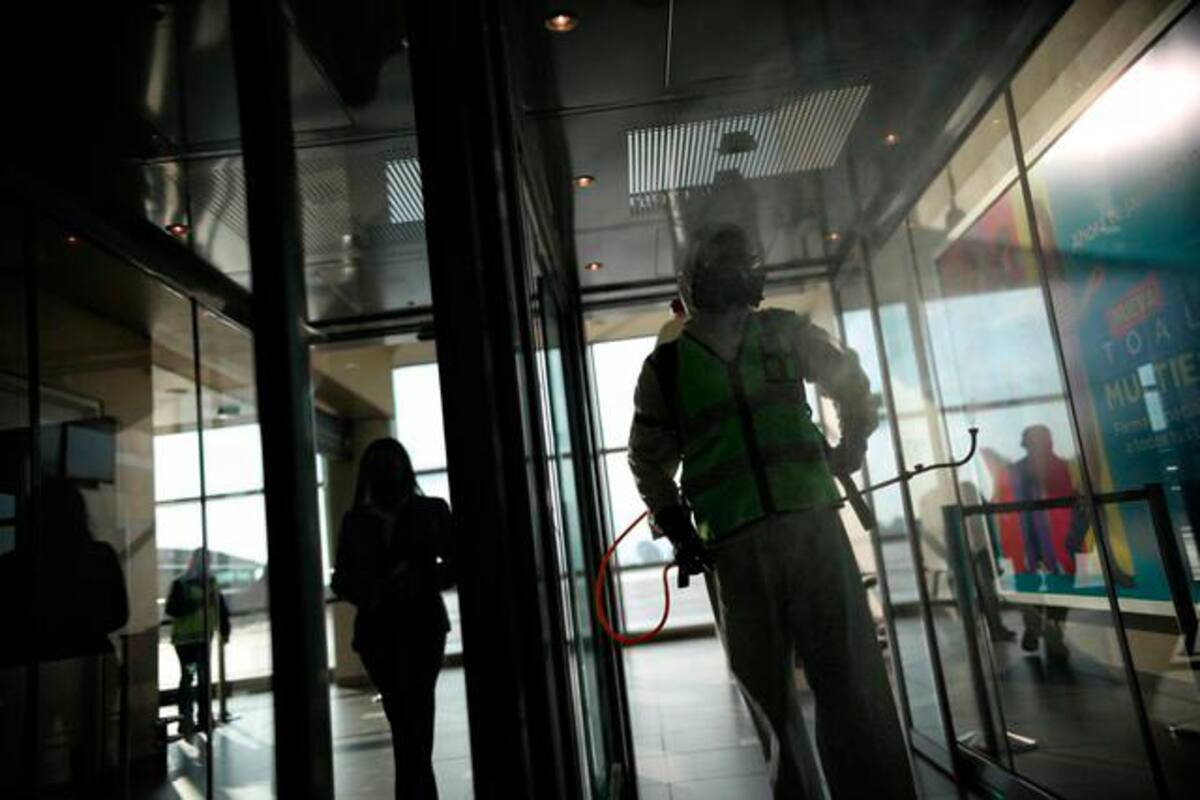 Formulan cargos contra funcionario de Migración que habría golpeado a un viajero