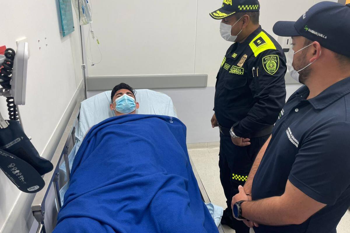 Patrullero que evitó robo en Barranquilla se recupera satisfactoriamente