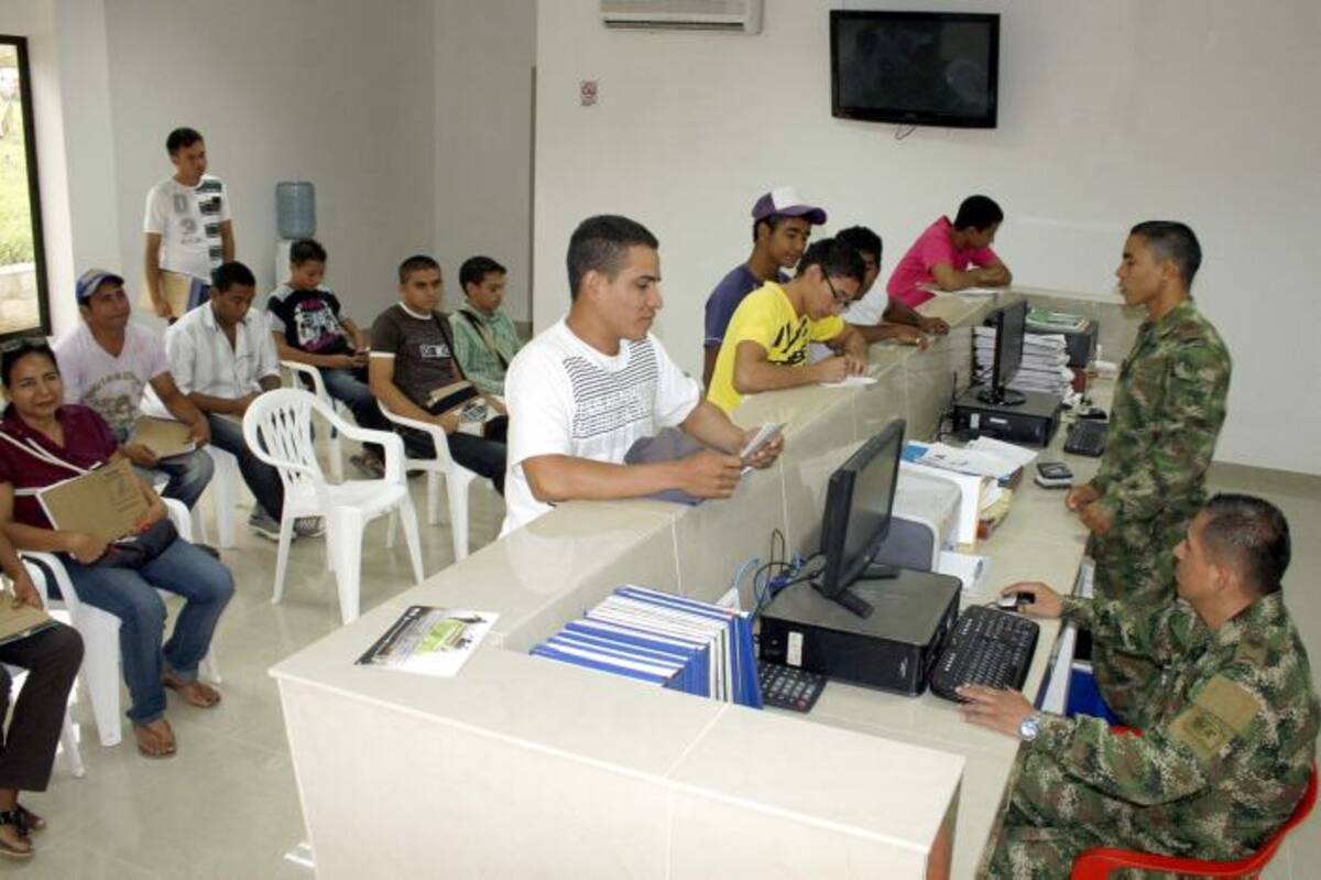 El Distrito Militar Número 11 informó que no tiene tramitadores y que solo se debe hacer tramites de libretas con personal uniformado.