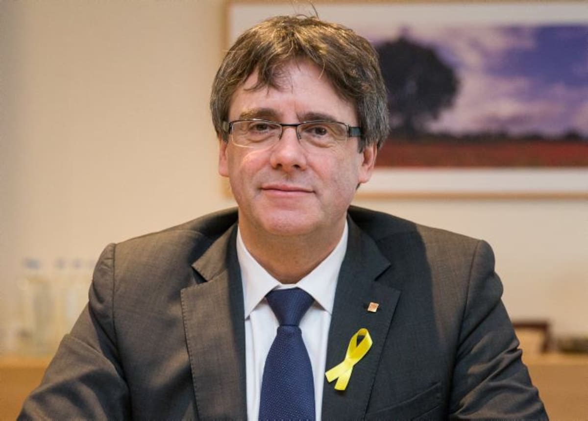 Puigdemont presidió el Gabinete regional desde enero de 2016 hasta el 27 de octubre pasado, cuando cesó por orden del Gobierno español tras la aprobación por el "Parlament" de una declaración unilateral de independencia ilegal. EFE