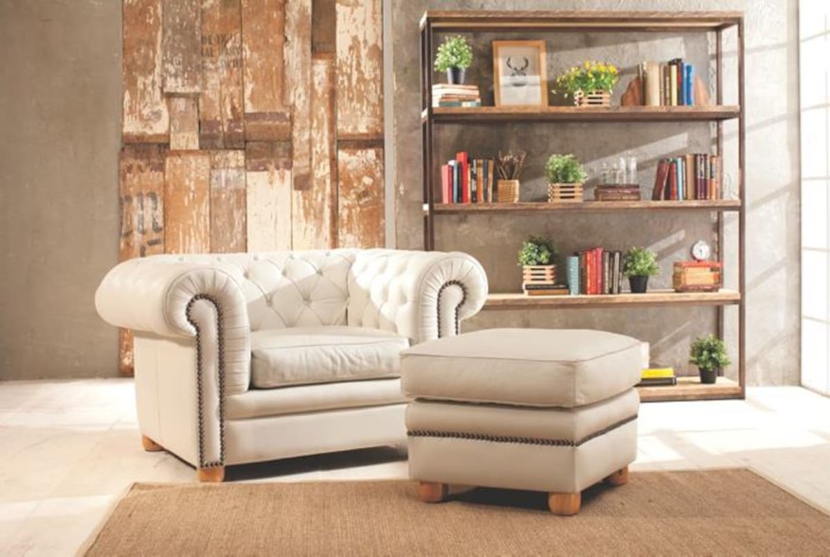 La combinación cuero y madera es elegida por las personas que quieren tener en su hogar muebles hechos en materiales naturales y renovables.