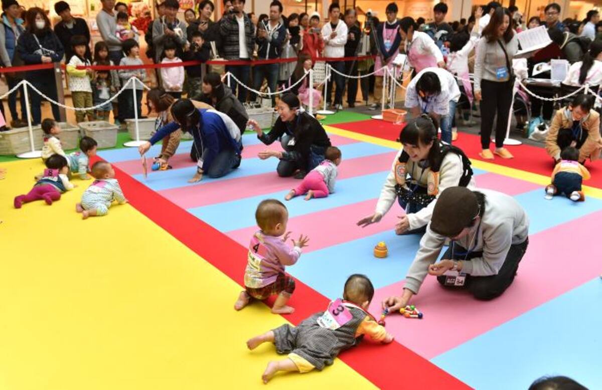 Competencia de gateo en Japón. AFP KAZUHIRO NOGI