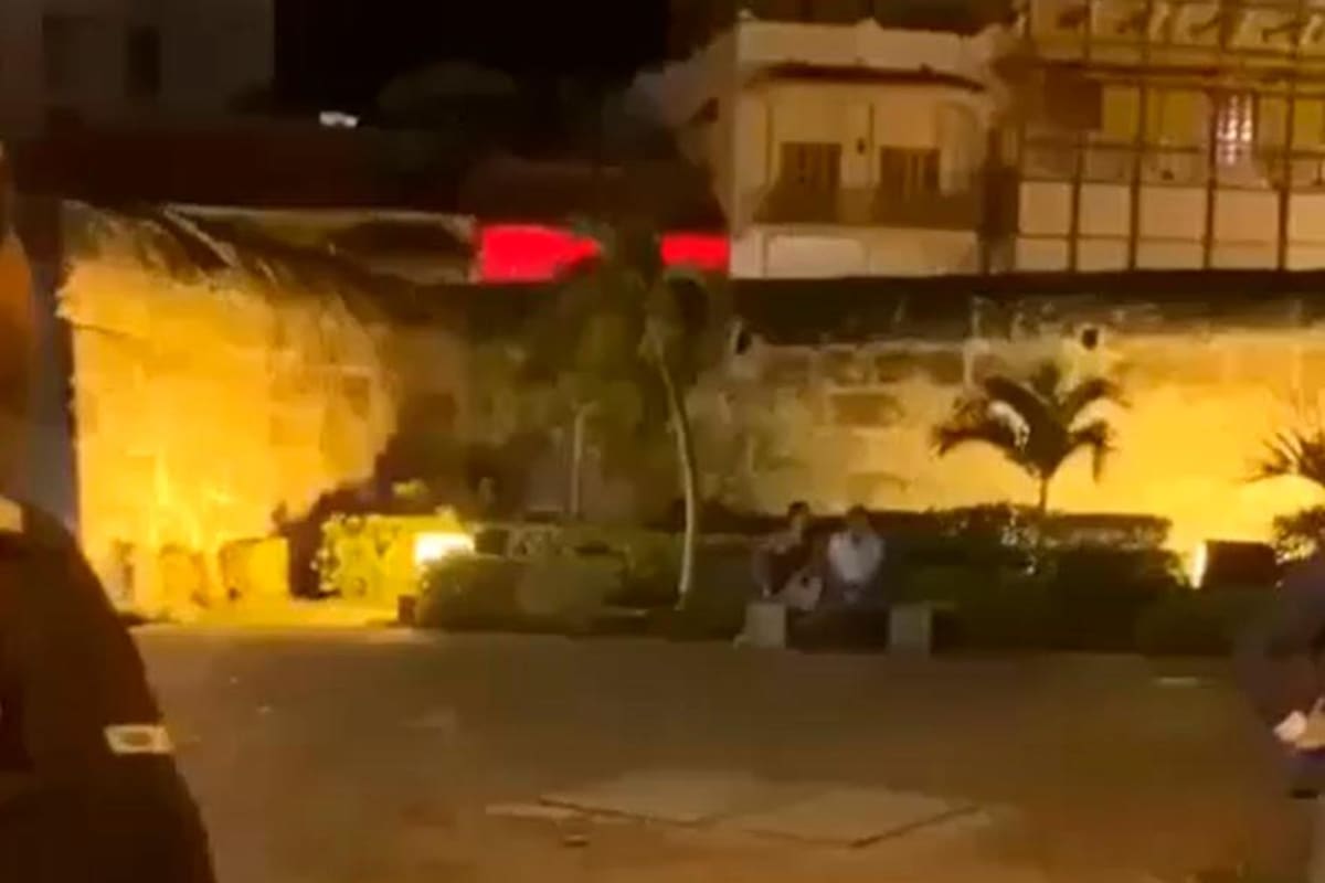 Video: A poca luz en la Torre del Reloj pareja es sorprendida teniendo sexo