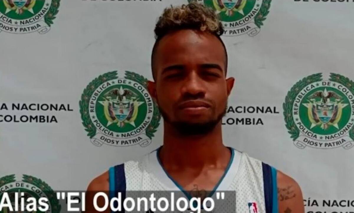 Alias “El Odontólogo”, líder de la banda.