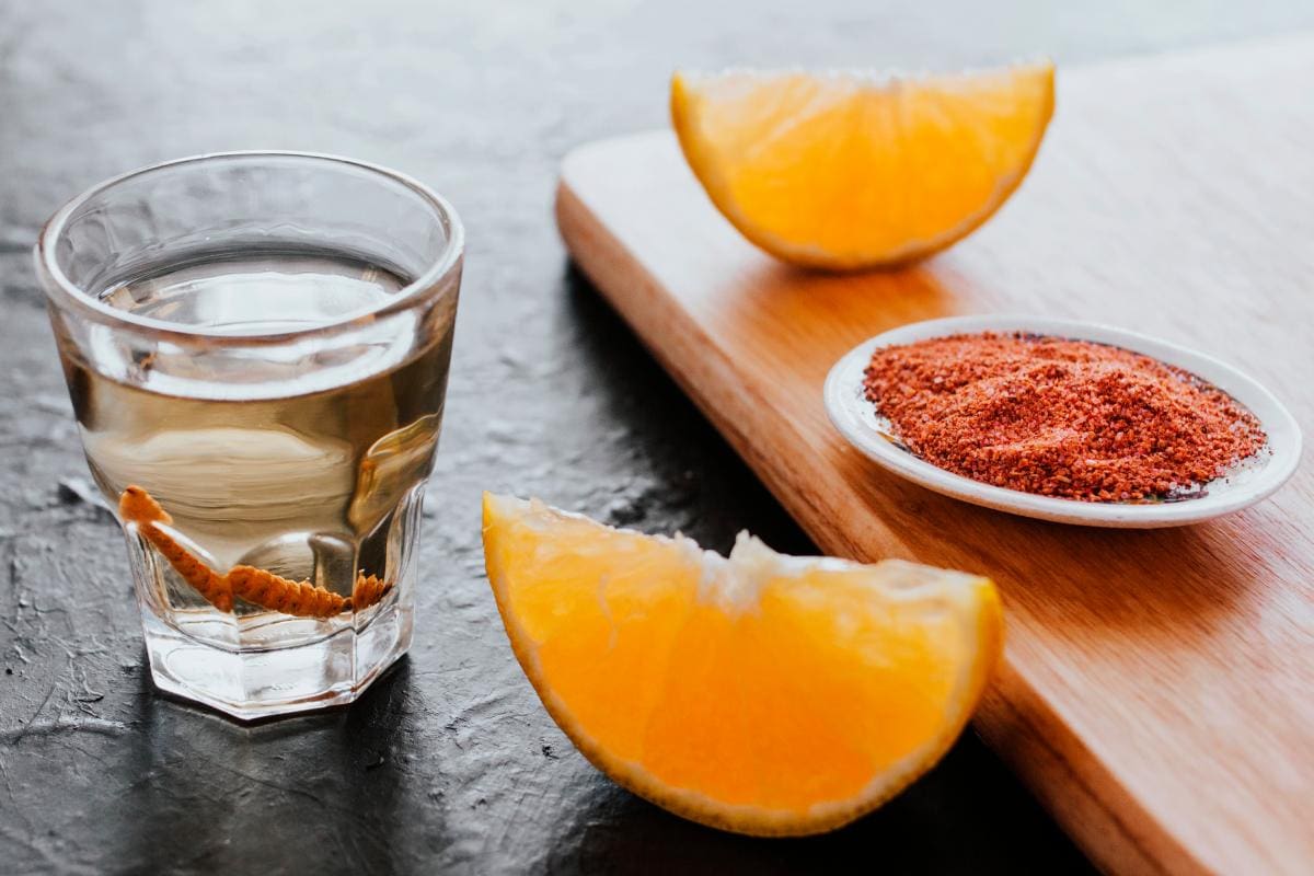 Mezcal mexicano, la primera bebida distinta al vino reseñada por Michelin