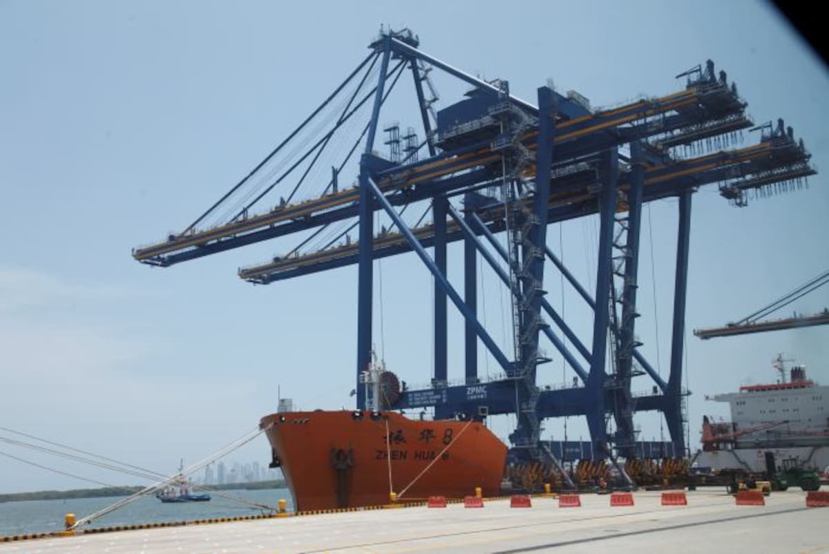 En marcha las cinco nuevas Grúas Pórtico Súper Post Panamax que llegaron al Puerto de Cartagena. Aroldo Mestre - El Universal