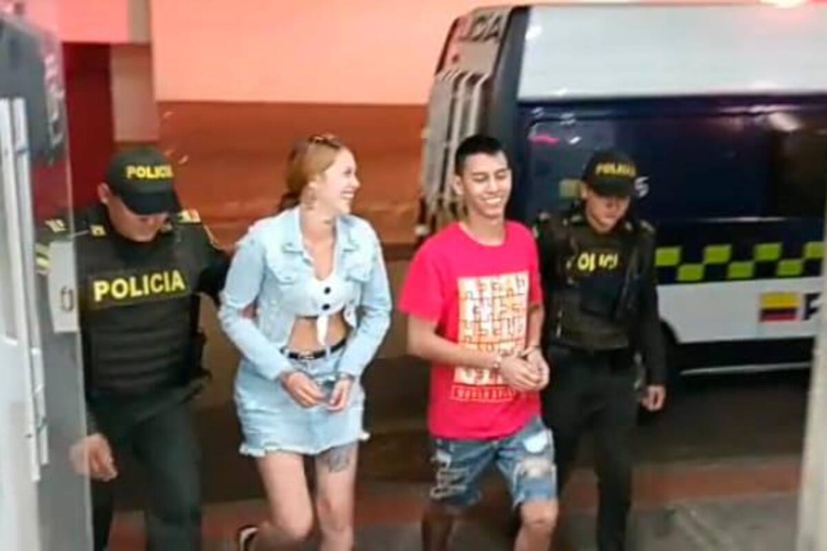 Video: Policía captura a pareja robando y estos van “muertos de la risa”