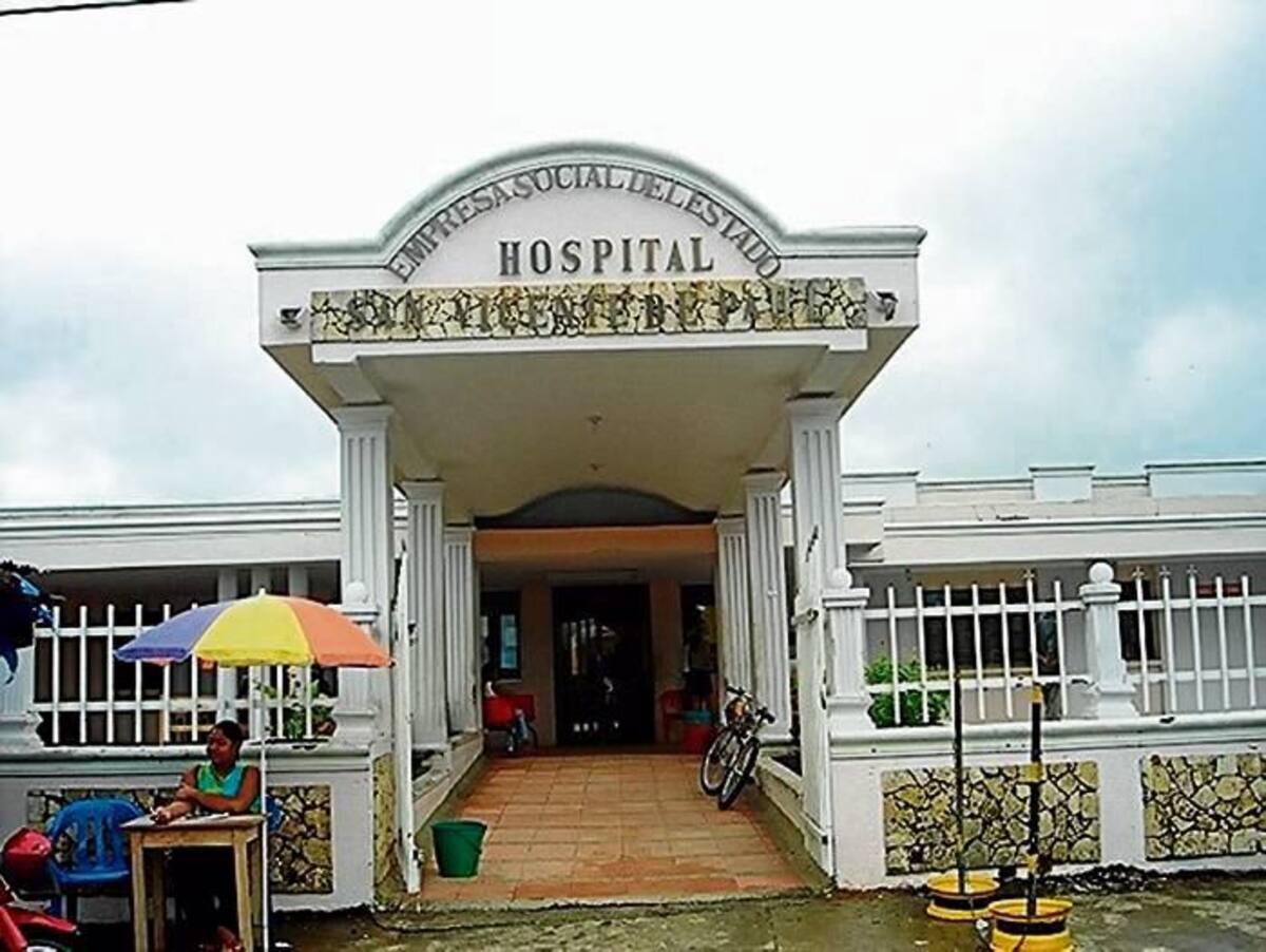 En el hospital de Lorica fue trasladado el cuerpo sin vida del pescador asesinado en San Bernardo del Viento. Cortesia