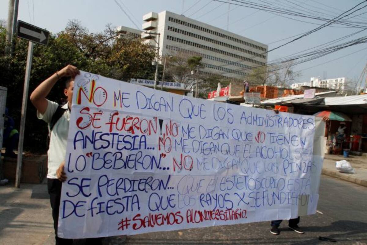 Como respuesta a la crisis del Hospital Universitario del Caribe, la asamblea de estudiantes de la Facultad de Medicina de la Universidad de Cartagena decidió irse a paro indefinido. Luis Aparicio - El Universal