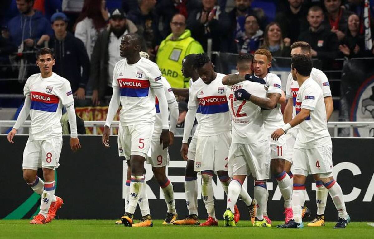 Lyon viene de golear 5-0 a Saint Etienne en la Liga, con una gran actuación de su tridente ofensivo. EFE GUILLAUME HORCAJUELO