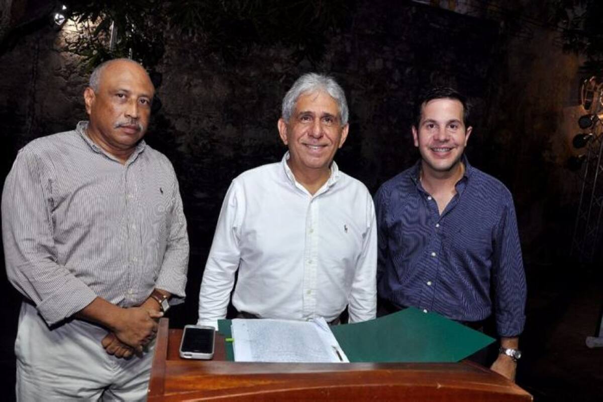 El Secretario del Interior y Convivencia Ciudadana, Roberto Barrios Martínez,el Secretario general Carlos Coronado y el director del Museo Histórico Moisés Álvarez. EL UNIVERSAL