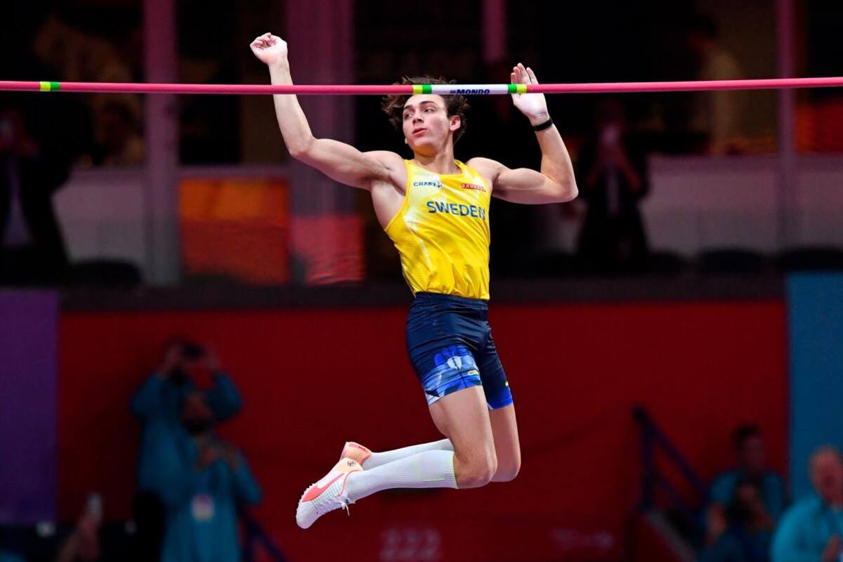 Armand Duplantis, oro en pértiga y nuevo récord del mundo