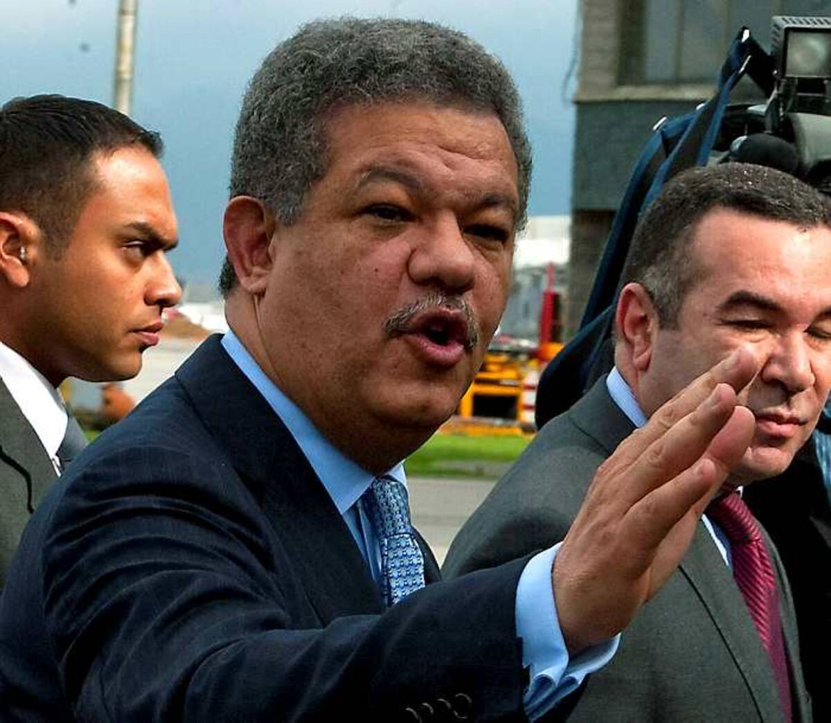 El mandatario dominicano fue recibido por la viceministra Patti Londoño AFP