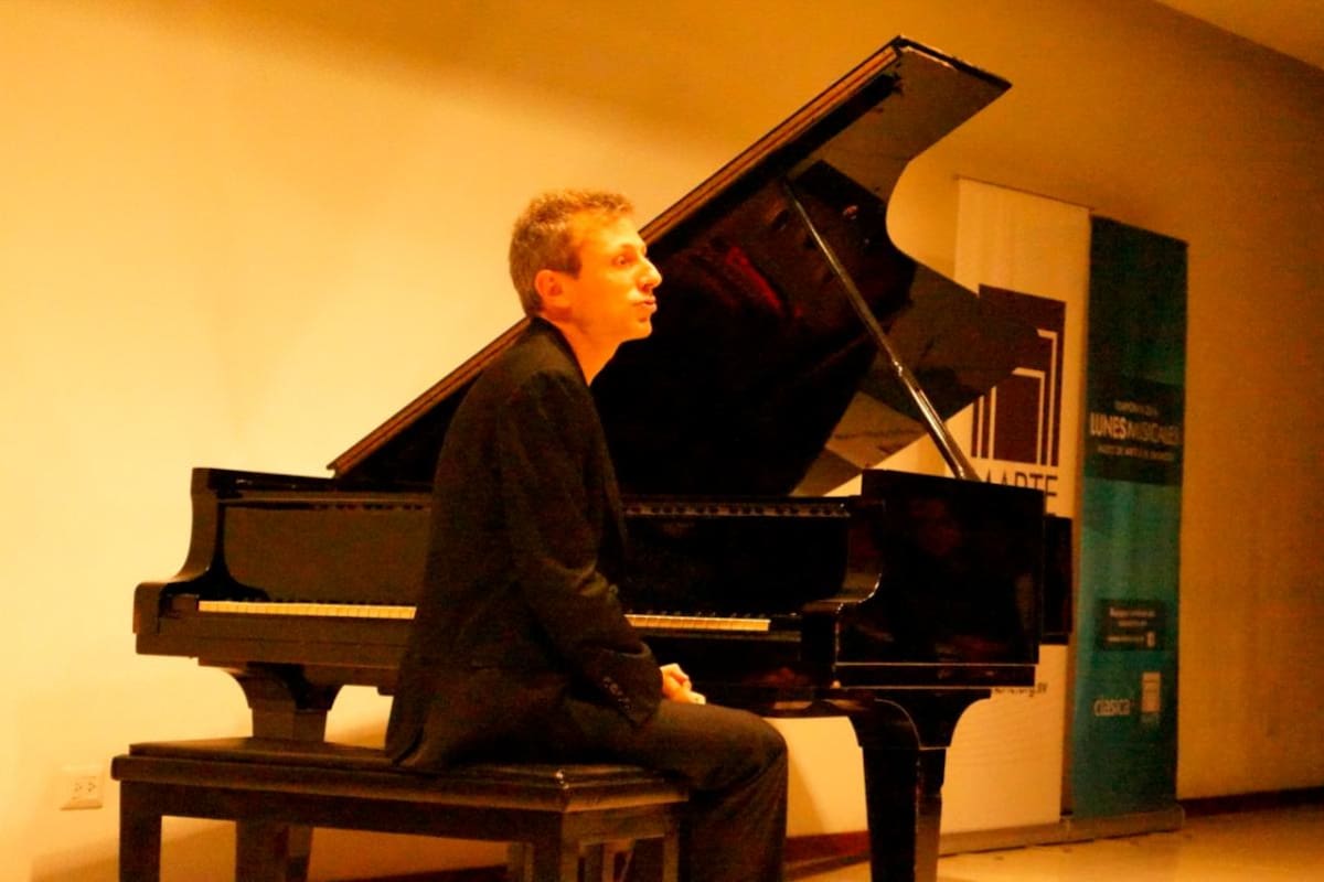 Concierto de Maxime Zecchini en la escuela de artes Comfenalco