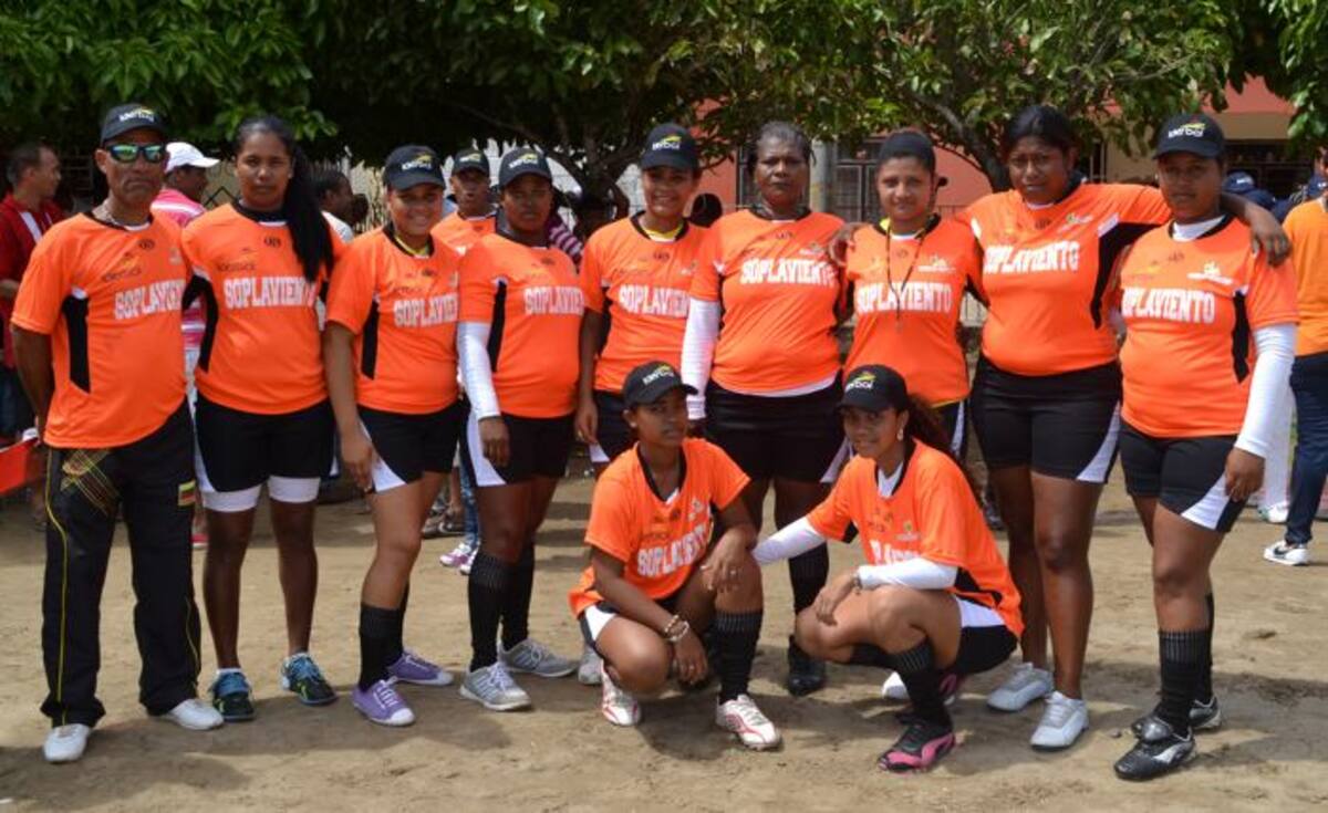 Soplaviento quiere ganarse el título en el sóftbol femenino, en donde tiene una gran selección. CORTESIA