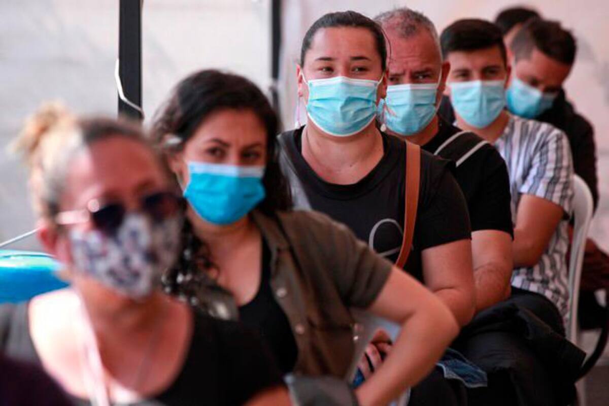 ¡No baje la guardia! Casos de COVID podrían aumentar en diciembre
