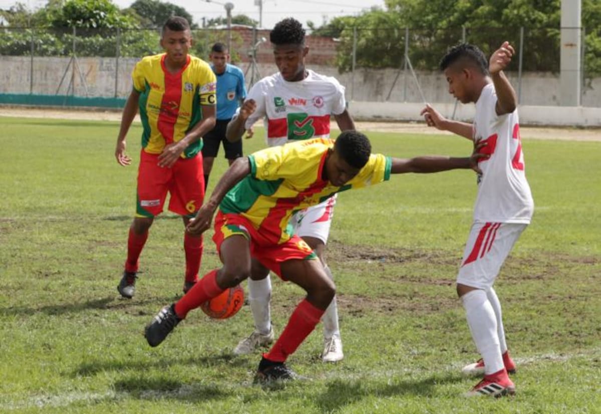 Bolívar no pudo ante Atlántico y perdió 2-1 en un partido en el que el marcador en contra pudo ser más abultado. Manuel Santiago Pérez- El Universal.