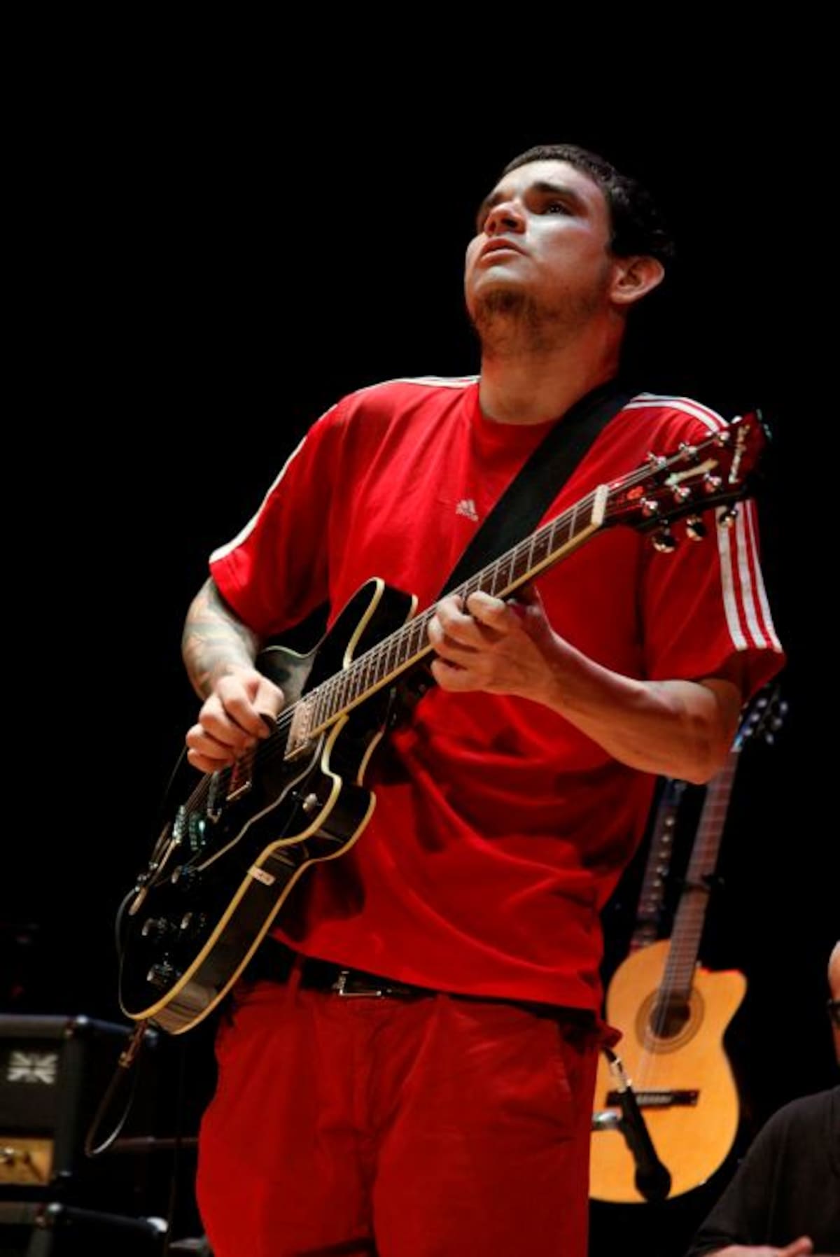 El músico cartagenero Leonardo Tatis en su intervención en el Festival de Guitarra. Lorena Henríquez Laborde-El Universal