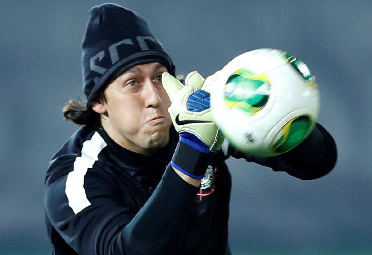 El brasileño del Chelsea, David Luiz recibió el Balón de Plata. AP Shizuo Kambayashi