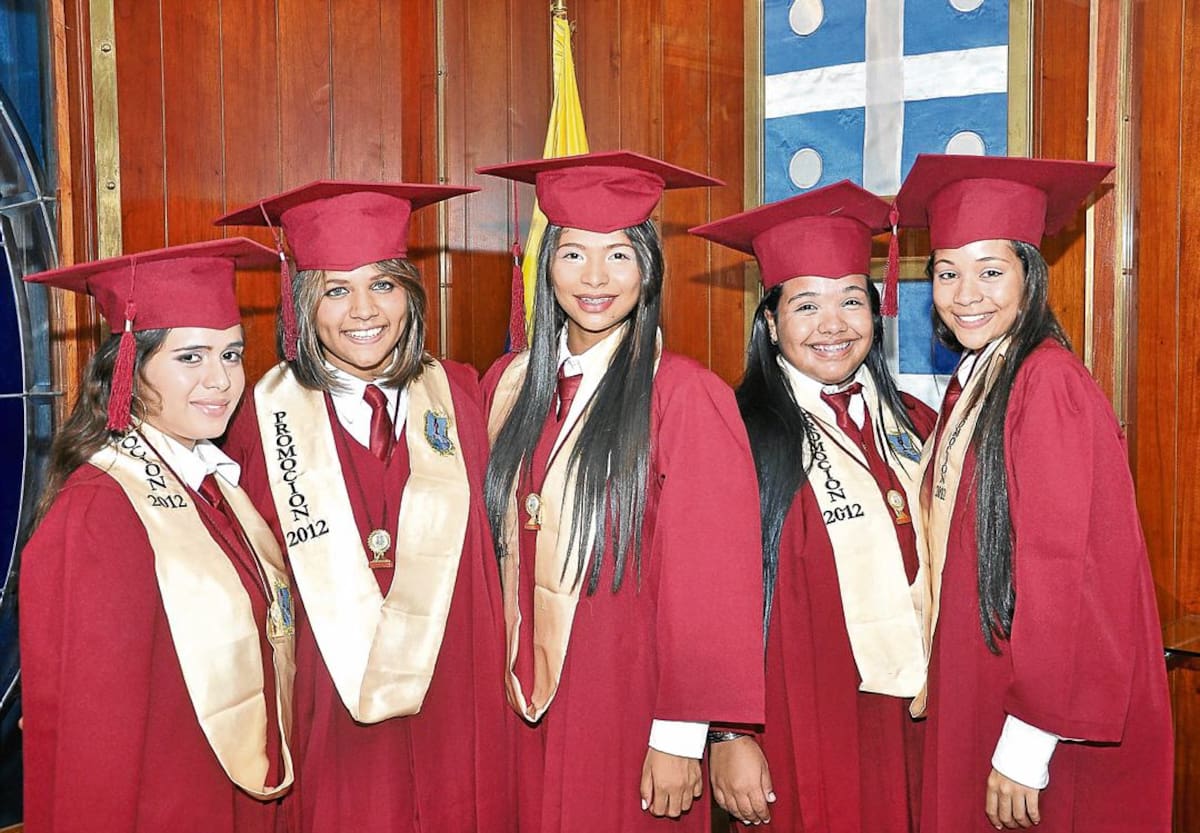 María Fernanda Barrios, Gheraldine Gómez, Loraine López, Laura Lobelo y María Claudia Jiménez.