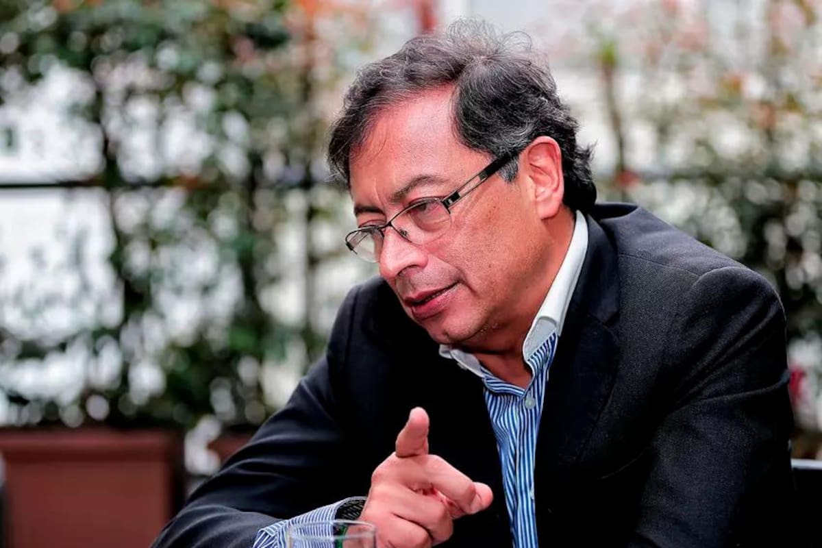 Petro mantiene una desaprobación del 61%, según encuesta de Invamer