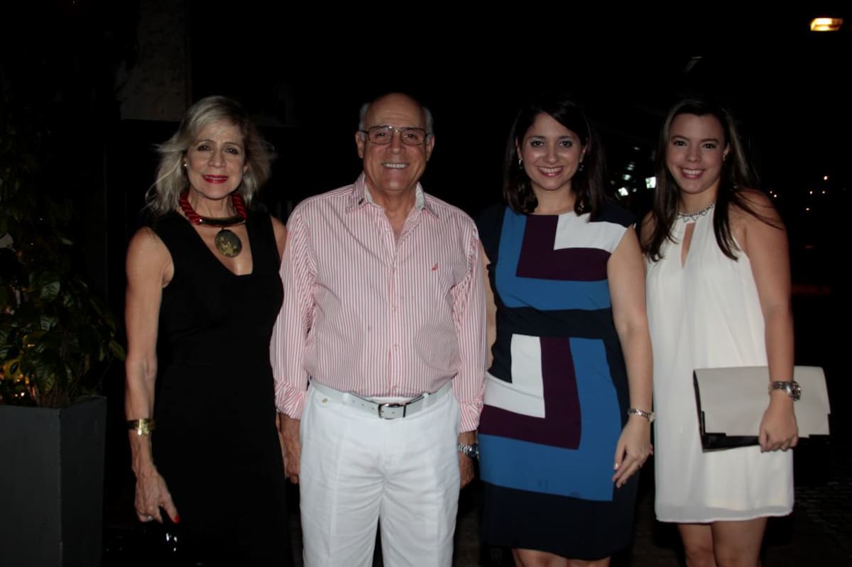 Marta Vélez de Tono, Rafael Tono, Silvia Rodríguez y María Lepesqueur.