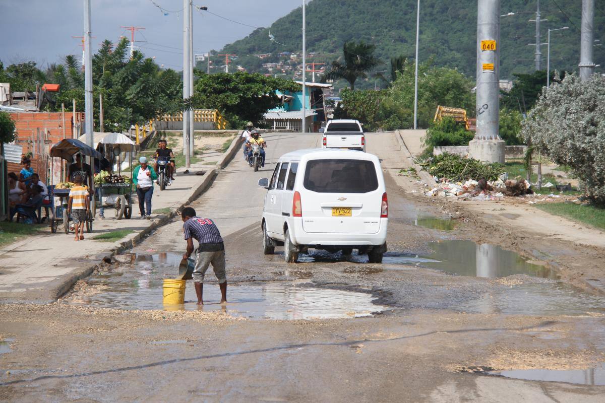 La Perimetral, una vía principal sumida en el olvido