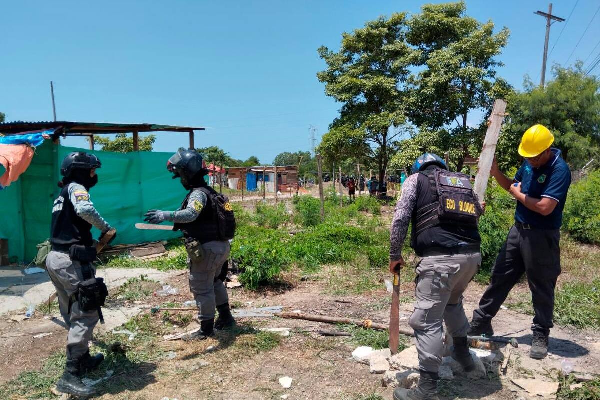 ¡Atención! Se inició el desmonte de cambuches en la invasión de Mamonal