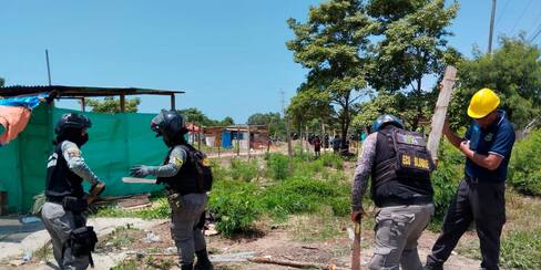 ¡Atención! Se inició el desmonte de cambuches en la invasión de Mamonal