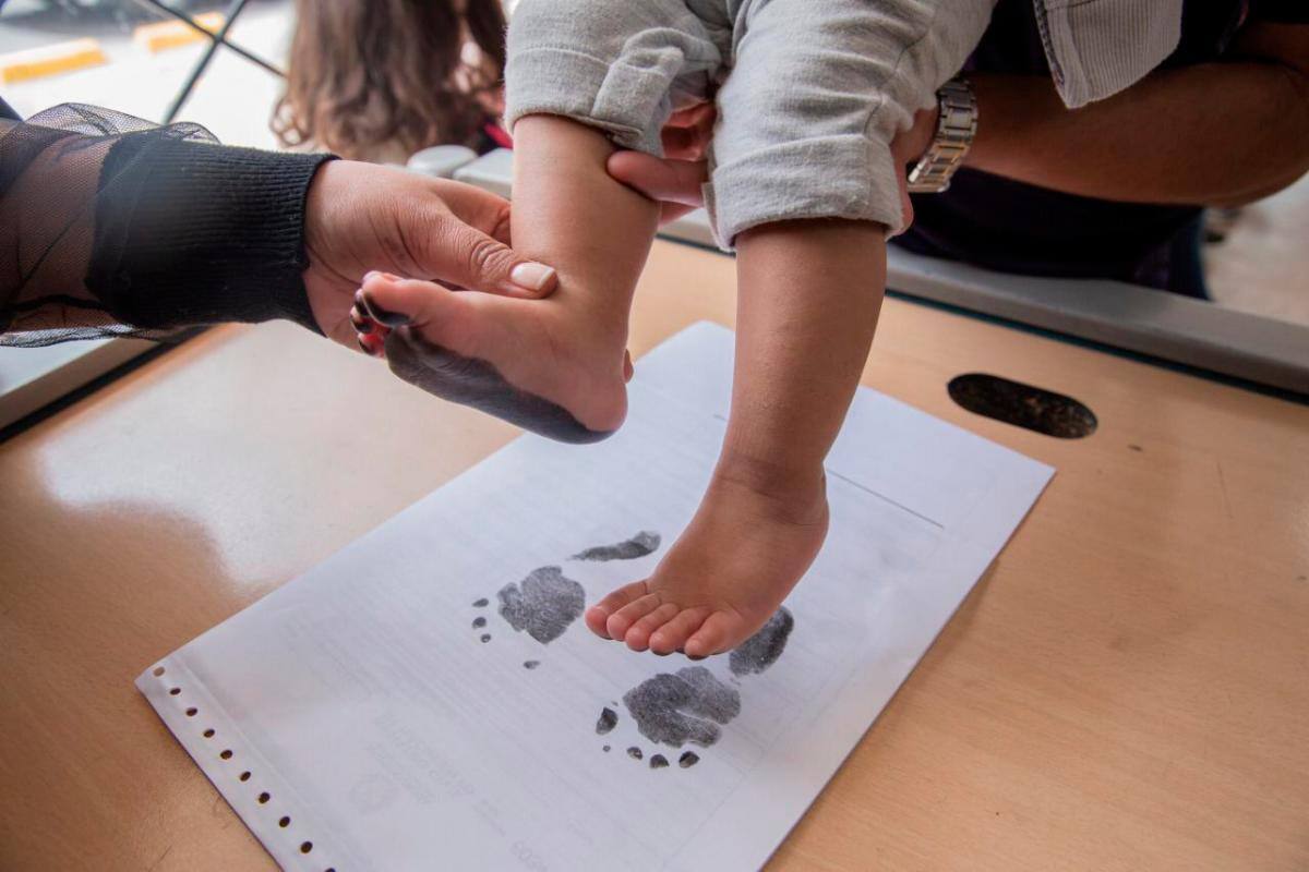 12 menores registrados con primer apellido de sus madres tras nueva ley