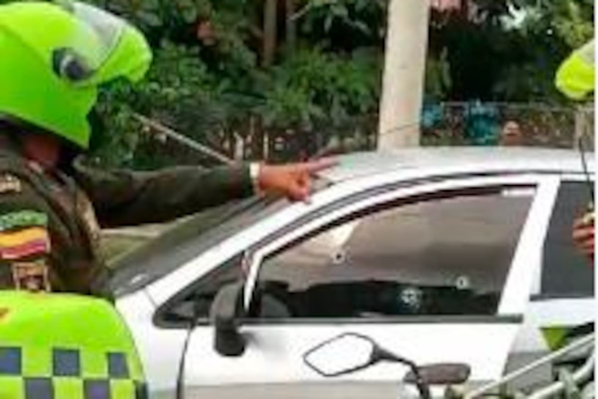Video: Balean a conductor en su carro, en San José de Los Campanos