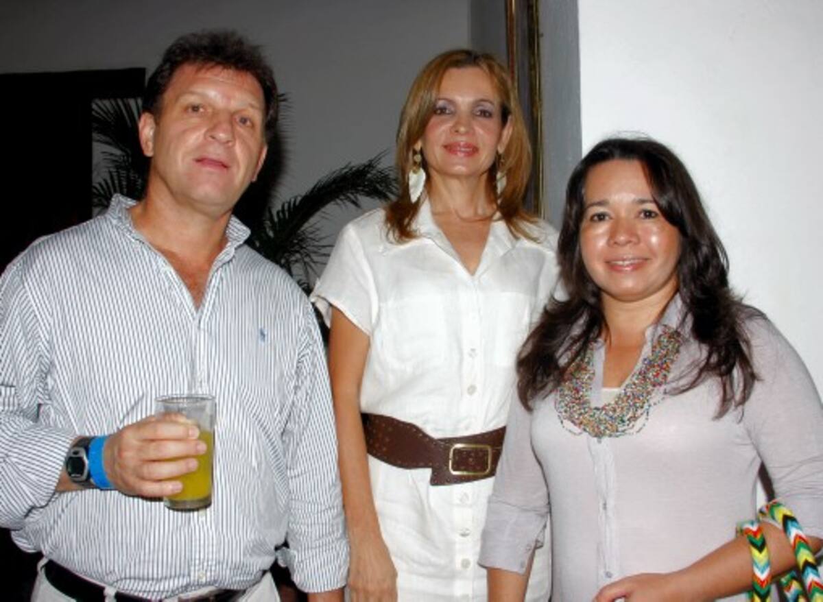 Juan Guillermo Ruiz, Alicia Sáenz e Irina Junieles.