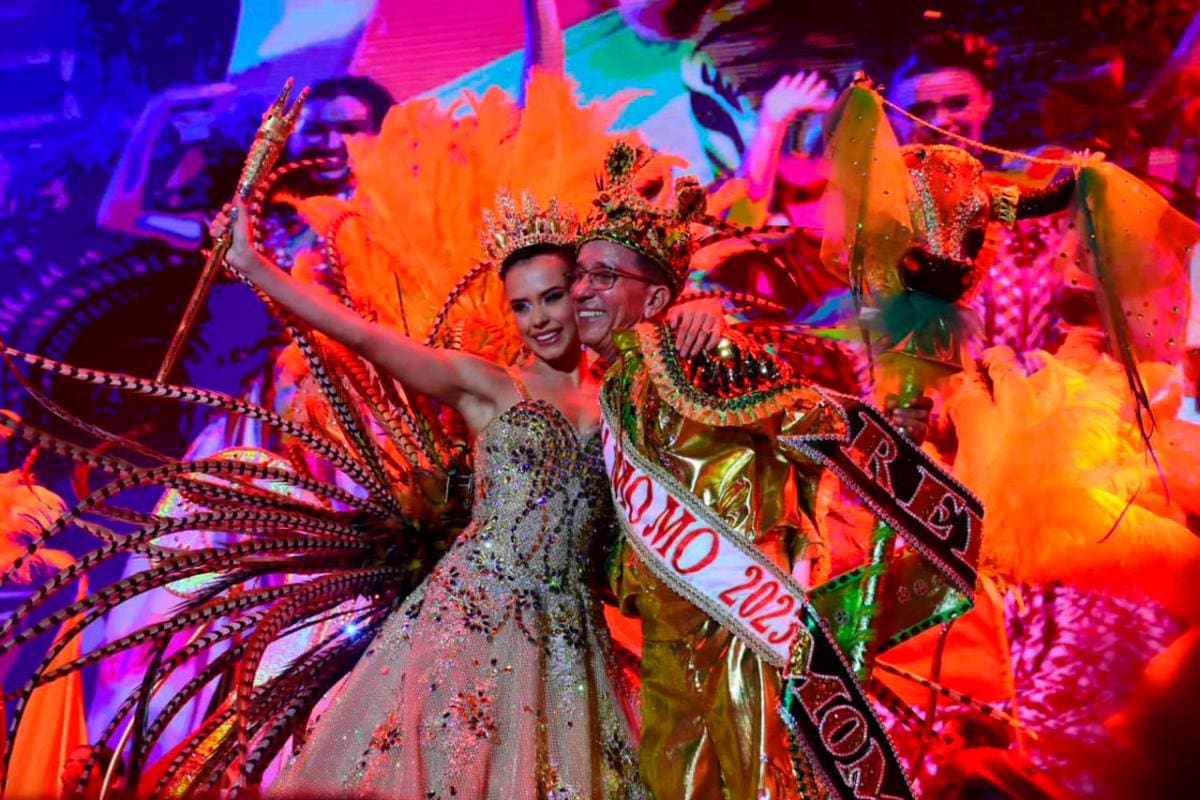 Natalia De Castro y Sebastián Guzmán, coronados como los reyes del Carnaval de Barranquilla