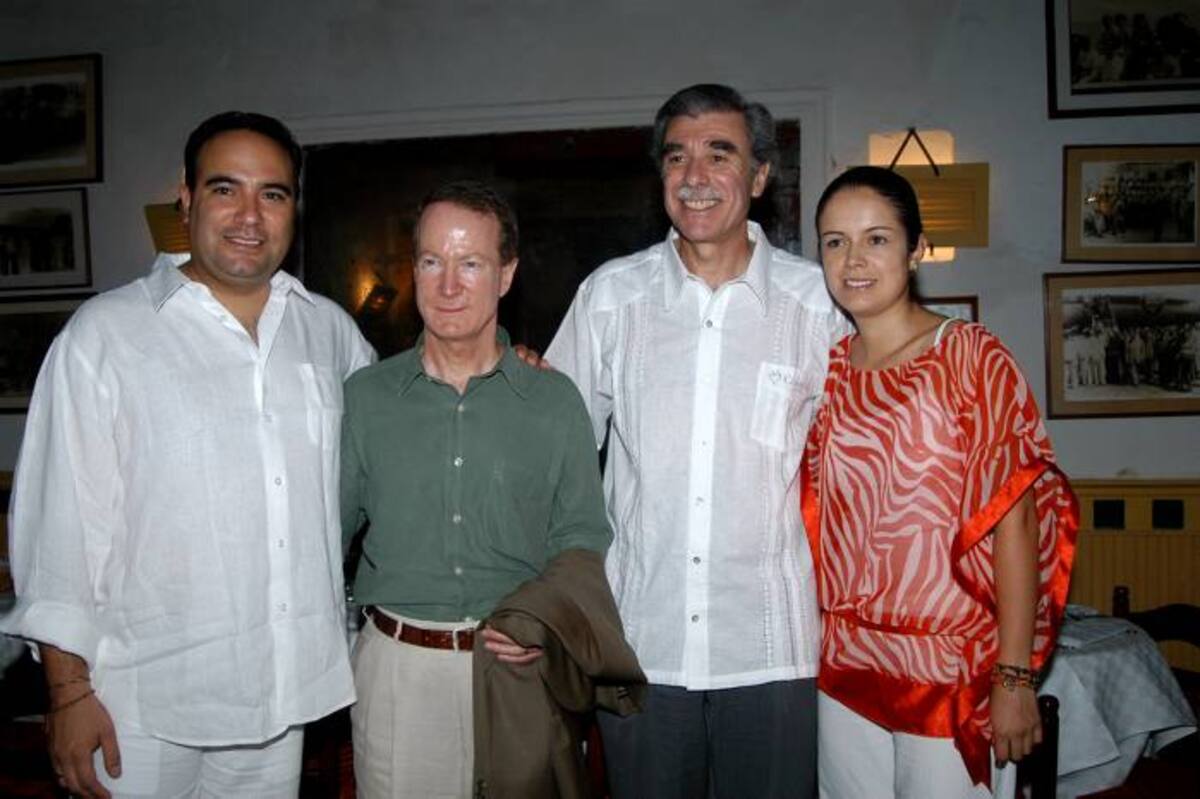 Imagen captada en el año 2007, cuando estuvo el entonces embajador de los Estados Unidos en Colombia, William Brownfiell. ARCHIVO