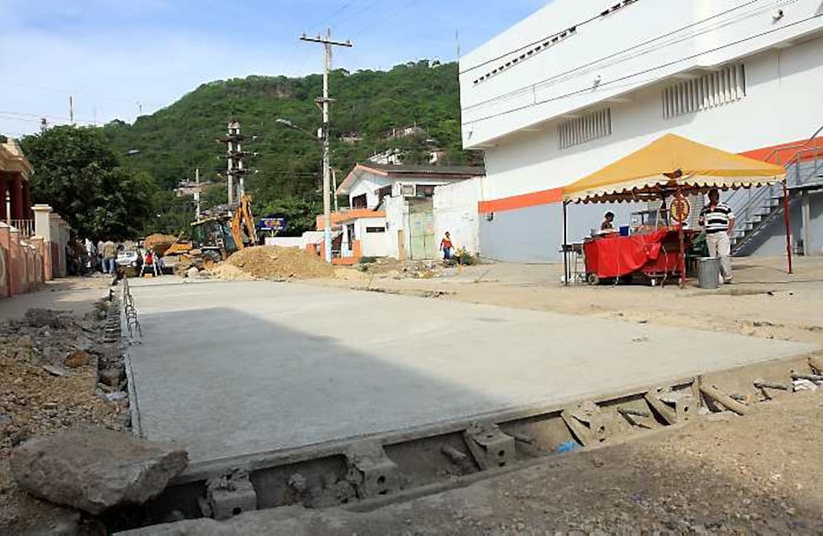 Colombia tiene en promedio 14 kilómetros de vías pavimentadas por cada 1.000 kilómetros cuadrados de área terrestre nacional. Aroldo Mestre/ El universal