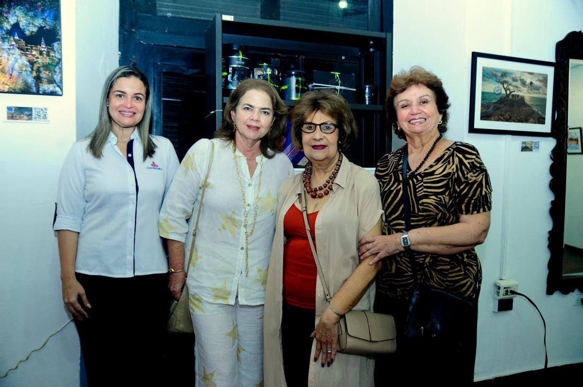Alexandra Buj, Patricia Acero, Magdalena Ferrer y Lourdes de Zubiría