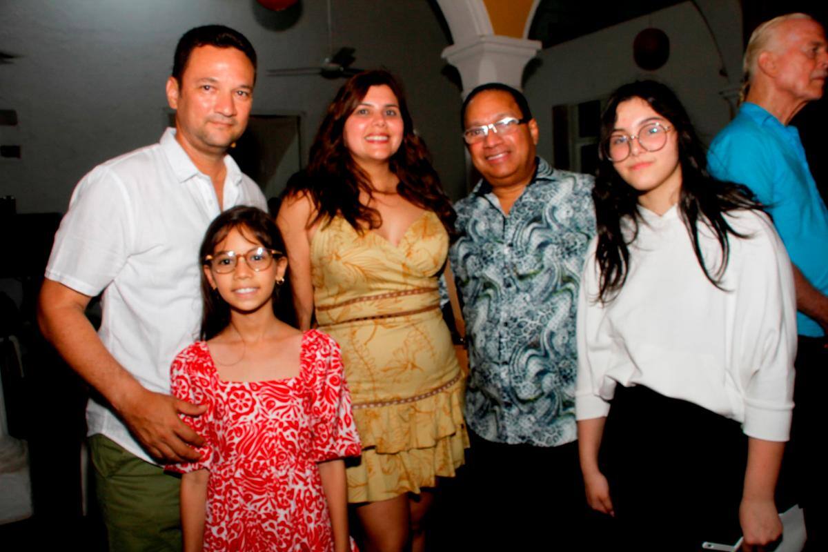 Juan Manuel Torres, Juliana Torres, Míriam Cepeda, Jorge Torres y Ana Nieto.
