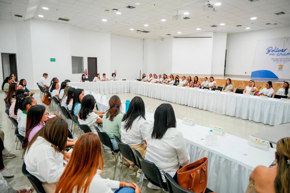 Así fue el espacio de capacitación en beneficio de la niñez de Bolívar