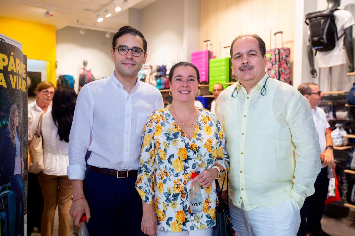 Inauguración de almacén Totto en La Serrezuela