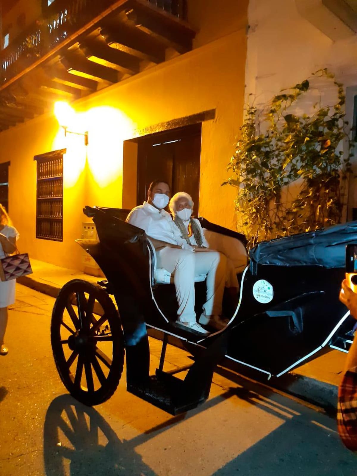 Con un paseo en coche por las calles del Centro Histórico, culminó su celebración.