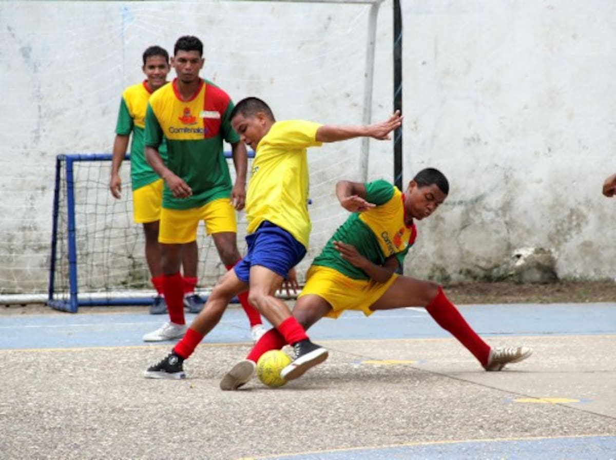 Cuatro equipos se clasificaron ayer para los cuartos de finales del Mundial Interbarrios de Golito. ÓSCAR DÍAZ / El Universal /