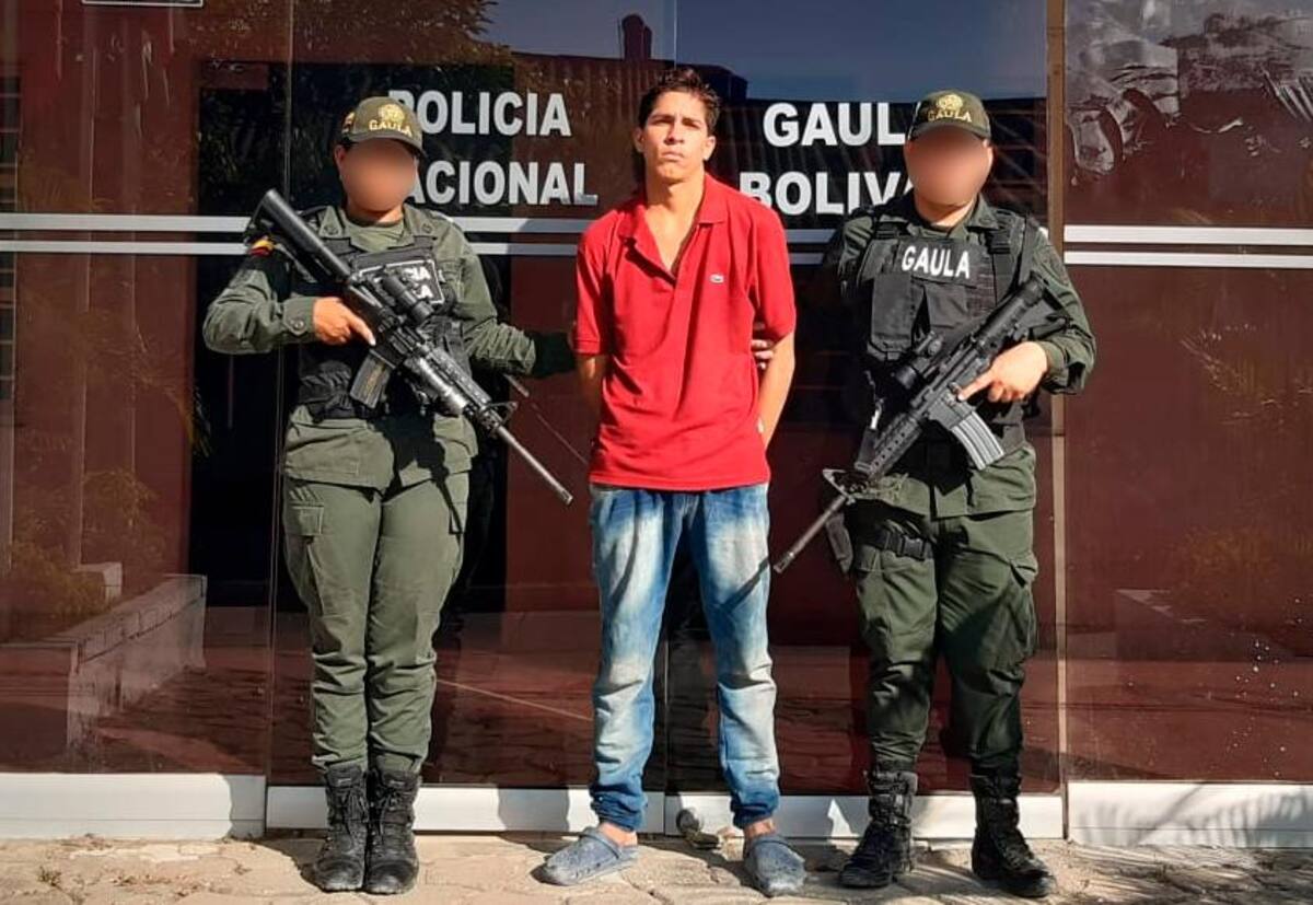 César Eduardo Álvarez Rivero, de 22 años, fue puesto a disposición de la Fiscalía por el delito de extorsión. //CORTESÍA POLICÍA.